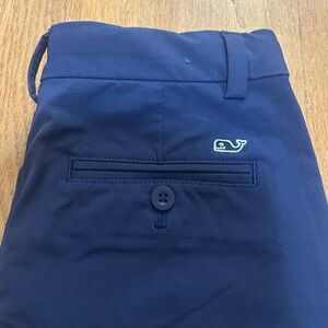 Vineyard Vines Performance pants in Navy